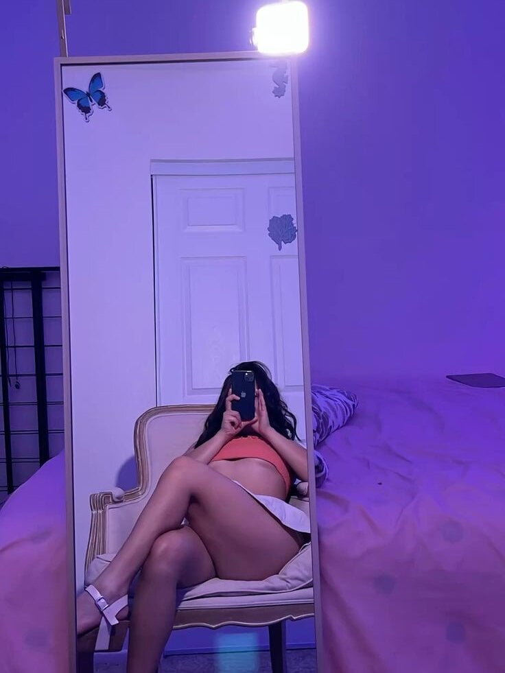 Hottyy_Kajal's Offline XXX Chat