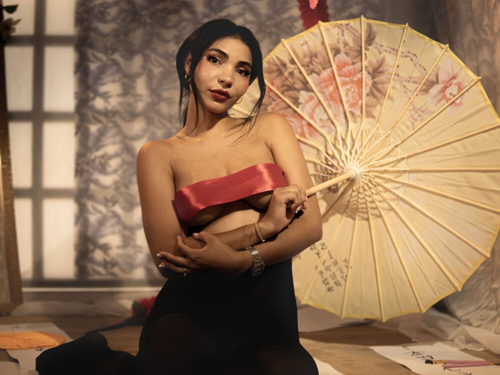 Live sex webcam photo for lauramartin1 #290112844