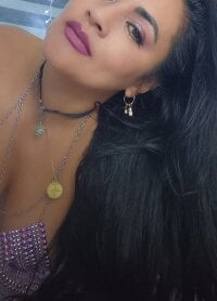 zafiro_rousee_'s webcam live show