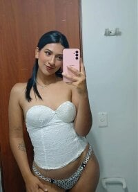 RoseeLuna's webcam live show