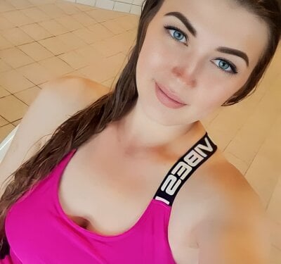 AnnaAnutka Female Ukrainian Live Cam Strip
