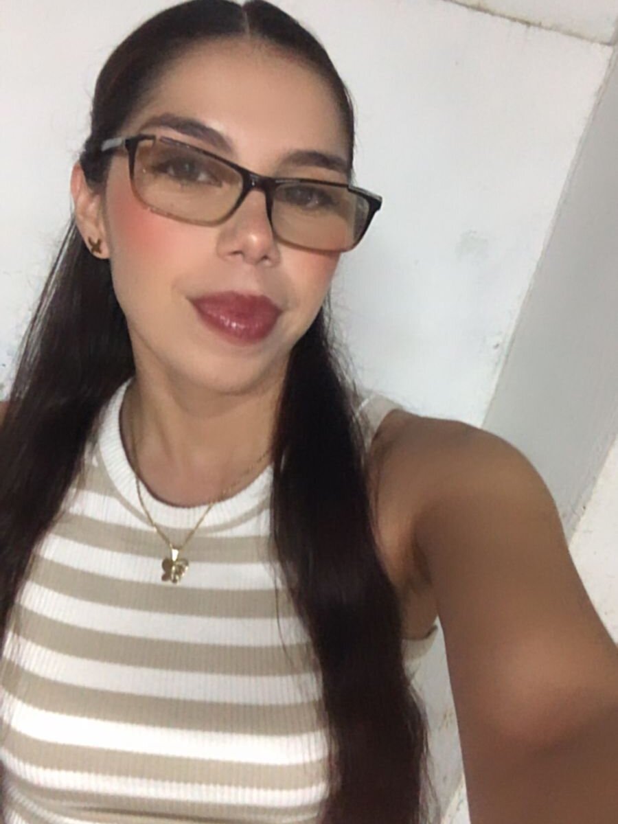 x_carolay22 profile