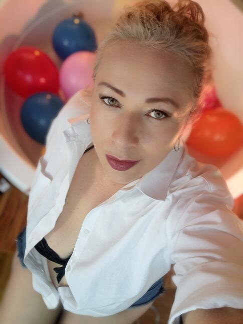 sofiacurvy45