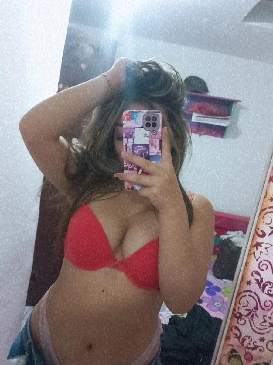 Live sex webcam photo for marilynhot_1 #290952182