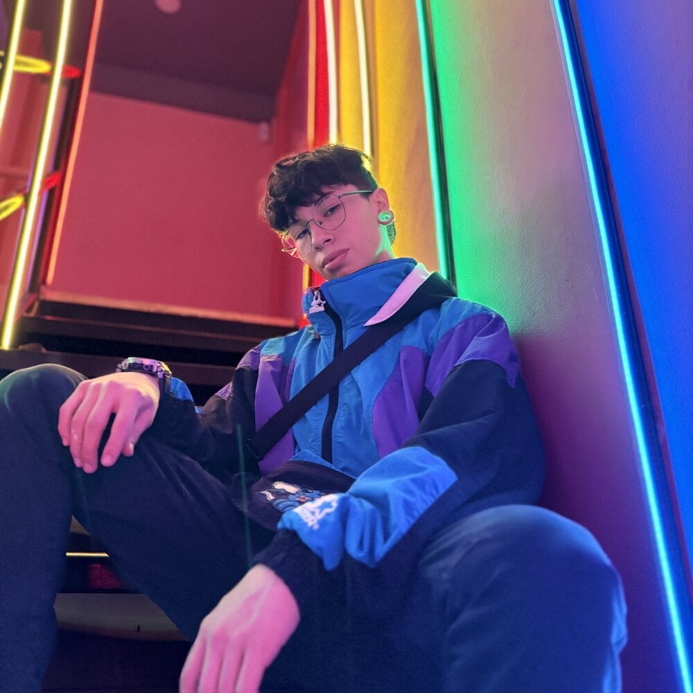 Thelovers17's Offline XXX Chat