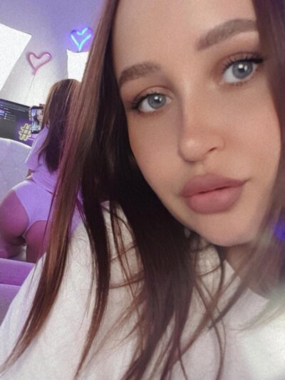 neonliaison_ from stripchat