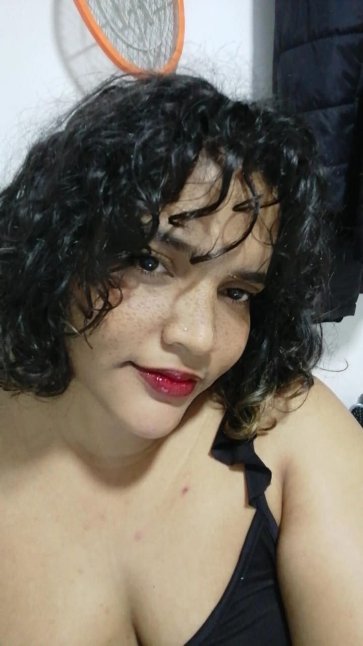 zara_moore_