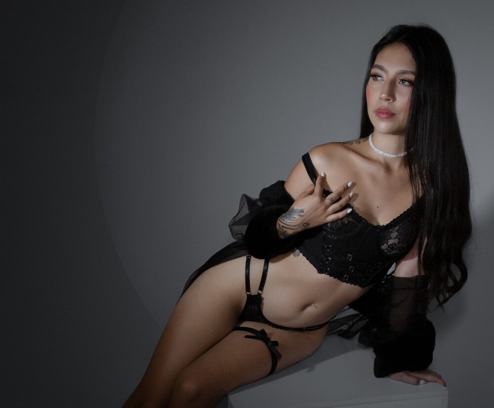 Live sex webcam photo for TaraaLombardi #288745410