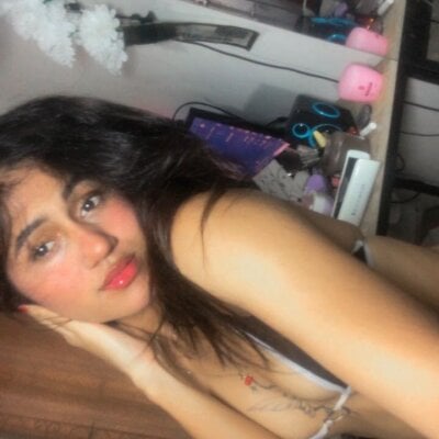 Danielahot_69 on StripChat