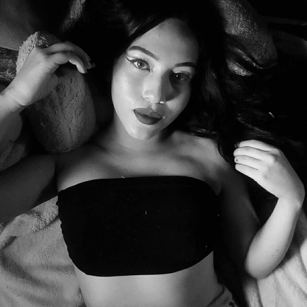 annie_thor 🧙 naked webcam chat