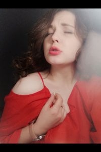 Nikki_Ray_'s Offline Chat Room