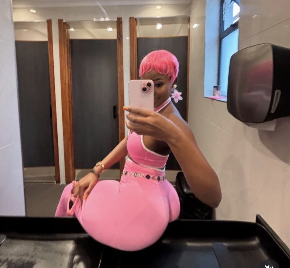 tennessy_thick from stripchat