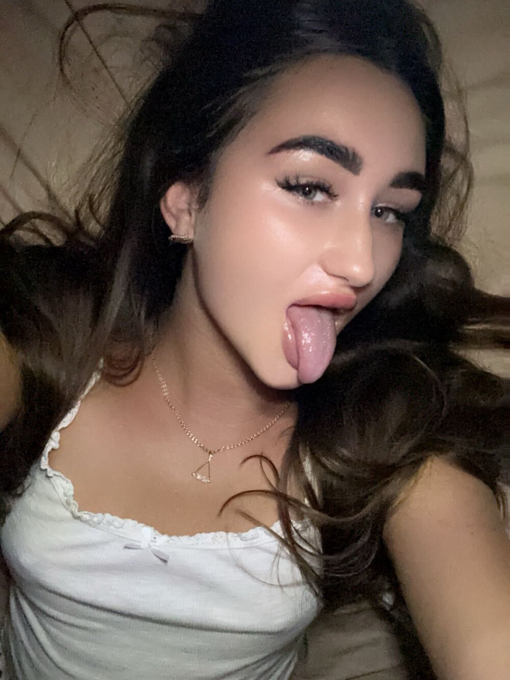 Live sex webcam photo for Fortune_888 #290219306