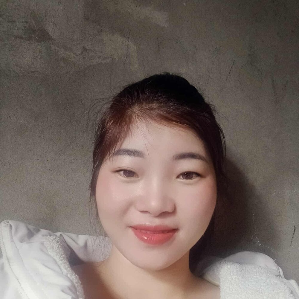 tuyetsocola from stripchat