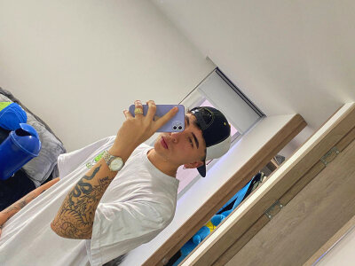 milan_brown from stripchat