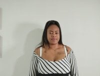 Stephany_Rossee's Offline Chat Room