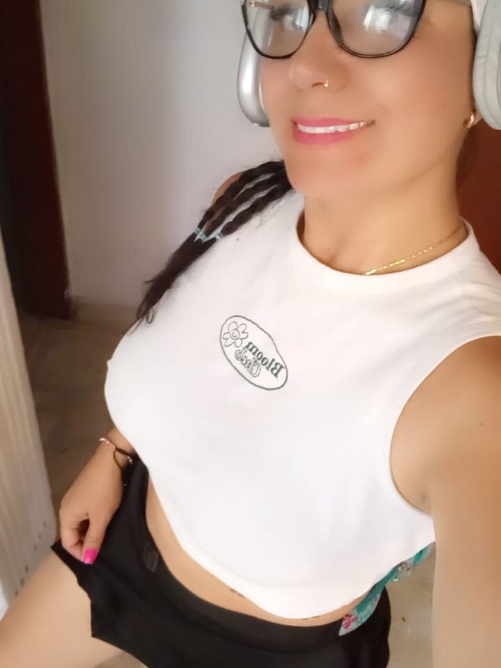 livestrip-joy.com madys_hot88 livesex profile in hairy cams