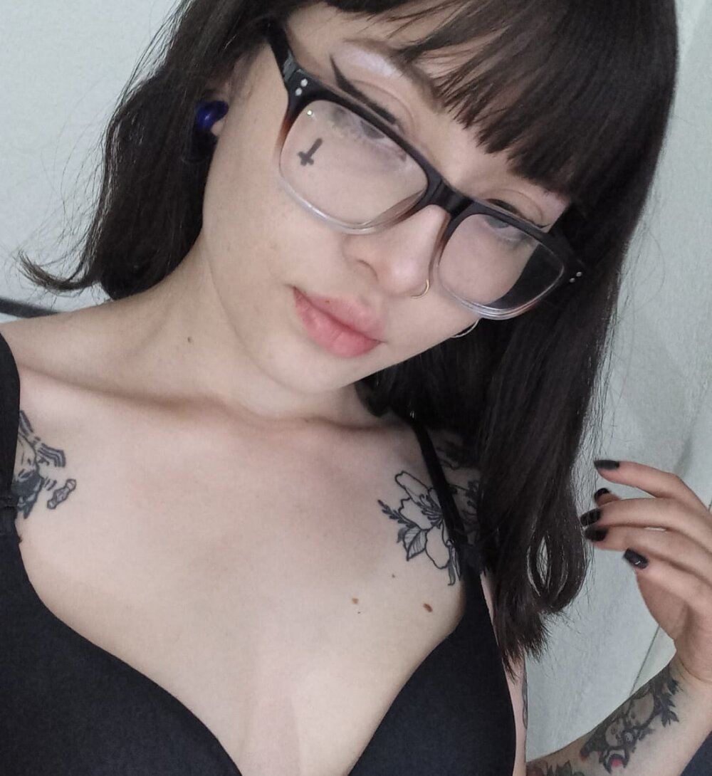 Live sex webcam photo for _asami_chieko_ #289969866