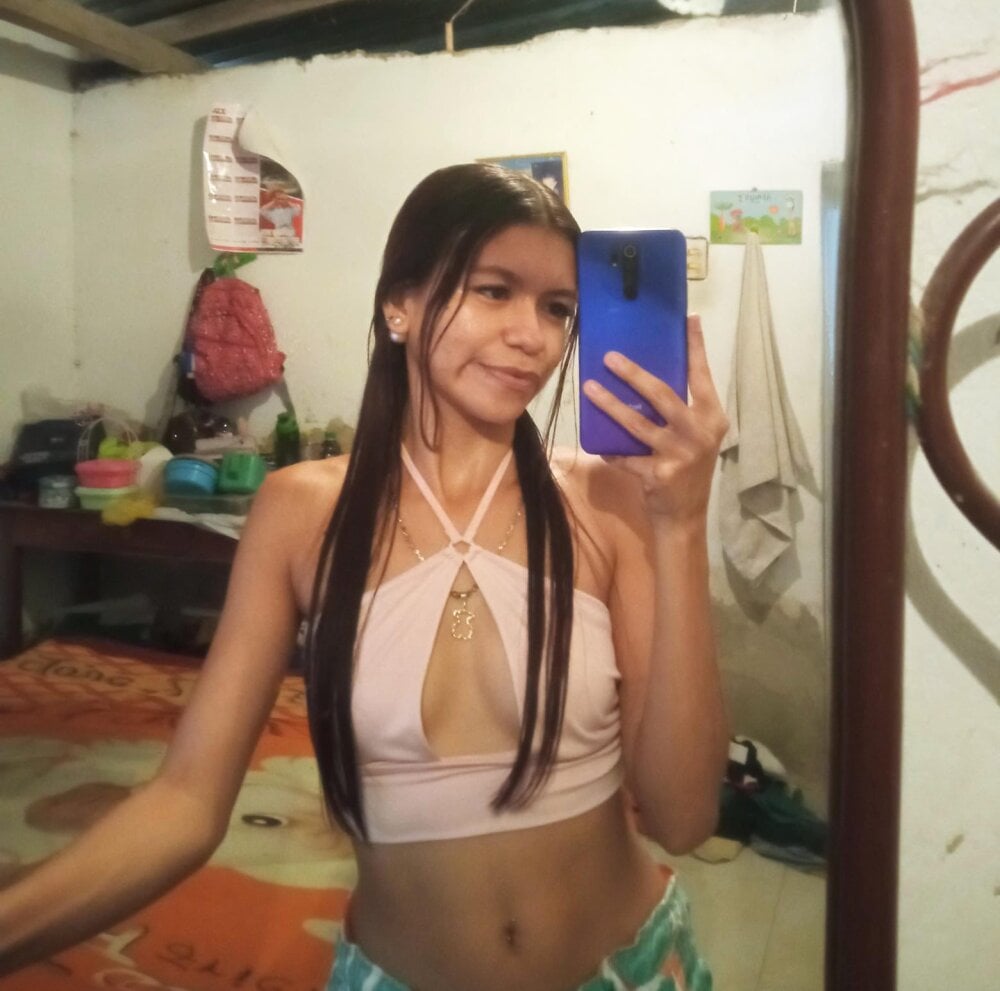 caroline_lovexx profile