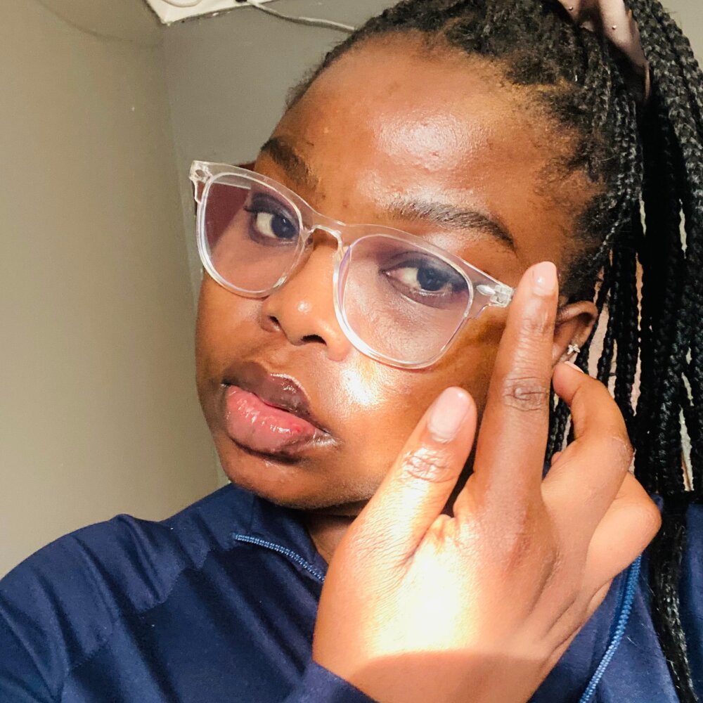 Sweetpieee28's Offline XXX Chat