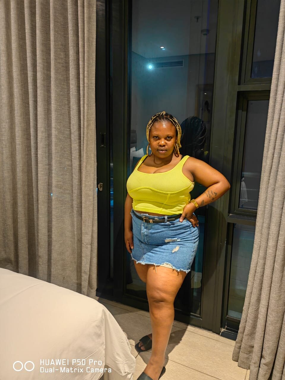 Busty-Caramel