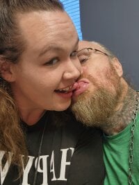 Chellsex2436@xh's Offline Chat Room