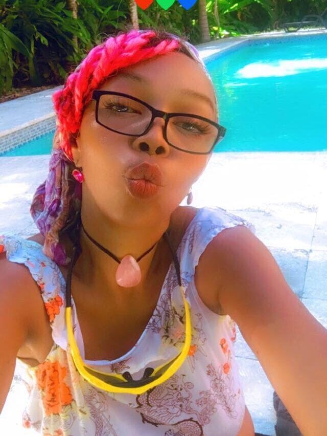 ladyzee25 from stripchat