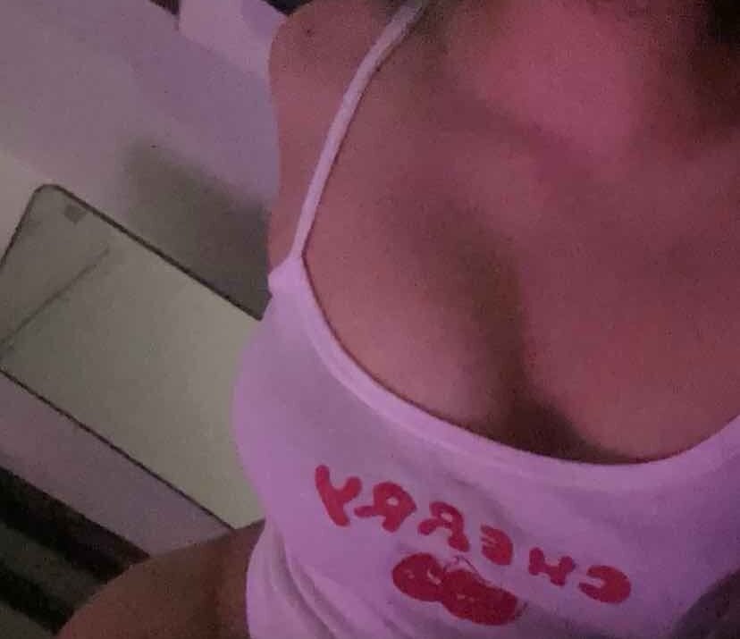 yummy-y from stripchat