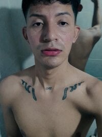 Santi_strongcock's webcam live show