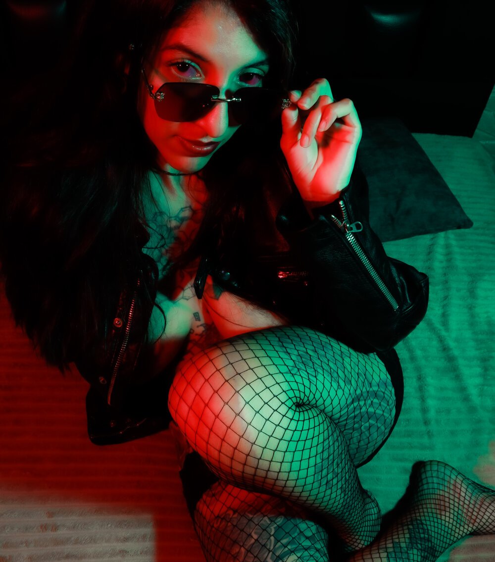 sexcityguide.com ghostwomaan livesex profile in latin cams