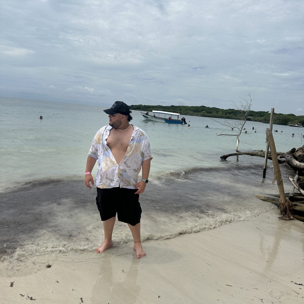 gainer_chubby_hot's Offline XXX Chat