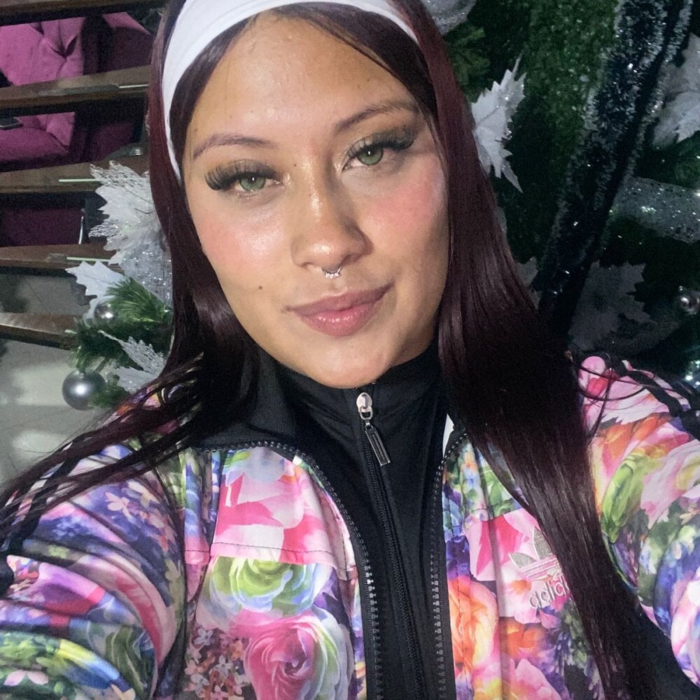 amateursex-livecam.com scarletsiren69 livesex profile in granny cams