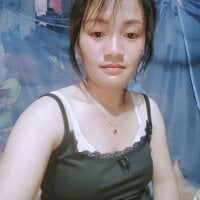 Emi123_ Webcam Model Profile