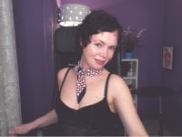 Julia_Wonderland's Offline Chat Room