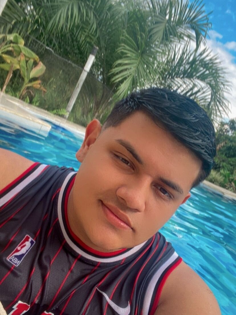HOT_BOY_18_ profile
