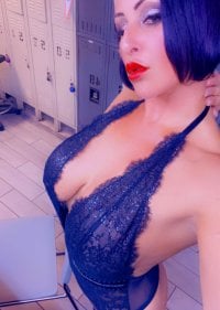 DuchessDeville69's Offline Chat Room