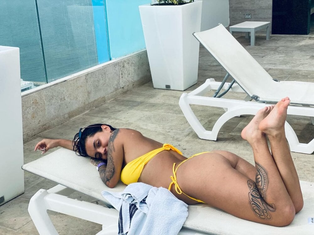 mega-camsex.com liisaa_kiss livesex profile in latino cams
