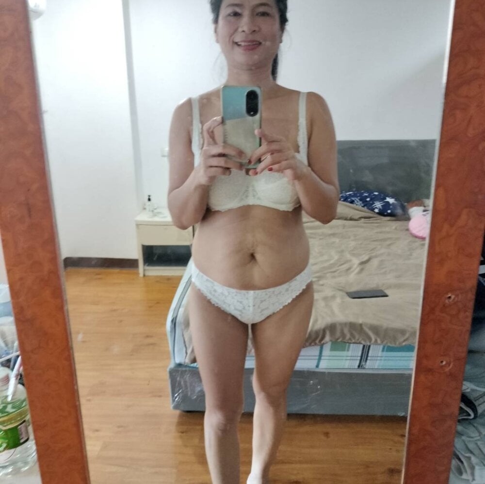 kinkycouplethai's Offline XXX Chat