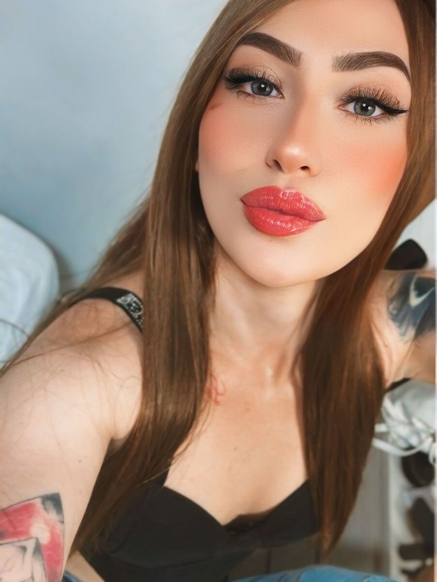 stripchat diamondglow webcam profile pic via badgirlwebcam.com