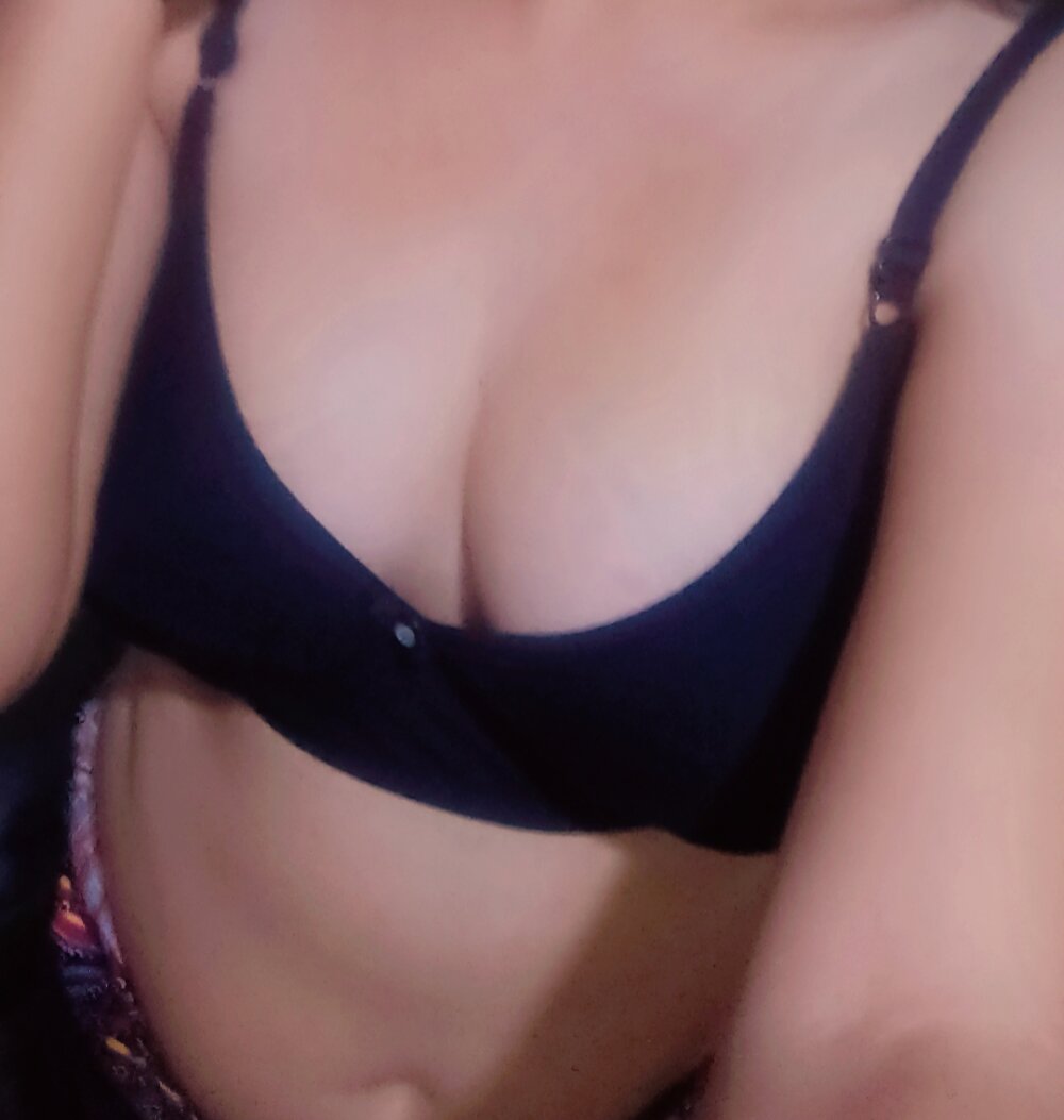 cheapadultsexcams.com sexyi_alysha livesex profile in india cams