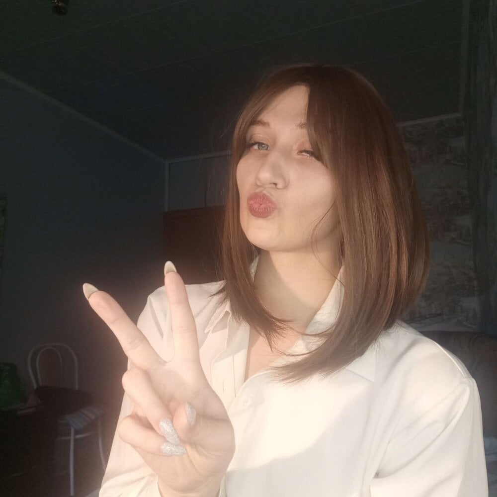 247camsex.com -yourlove- livesex profile in small-tits cams