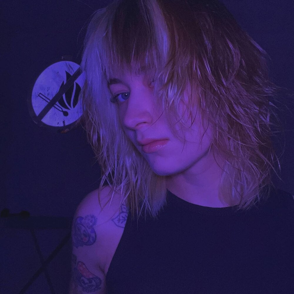 EmilySkyline's Offline XXX Chat