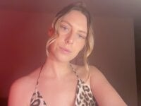 slutdancer111's Offline Chat Room
