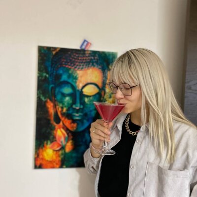 GrettaGruw live on StripChat