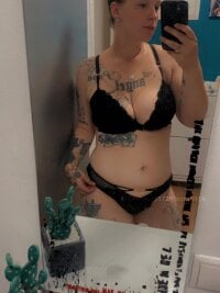 Kathy-Deluxe