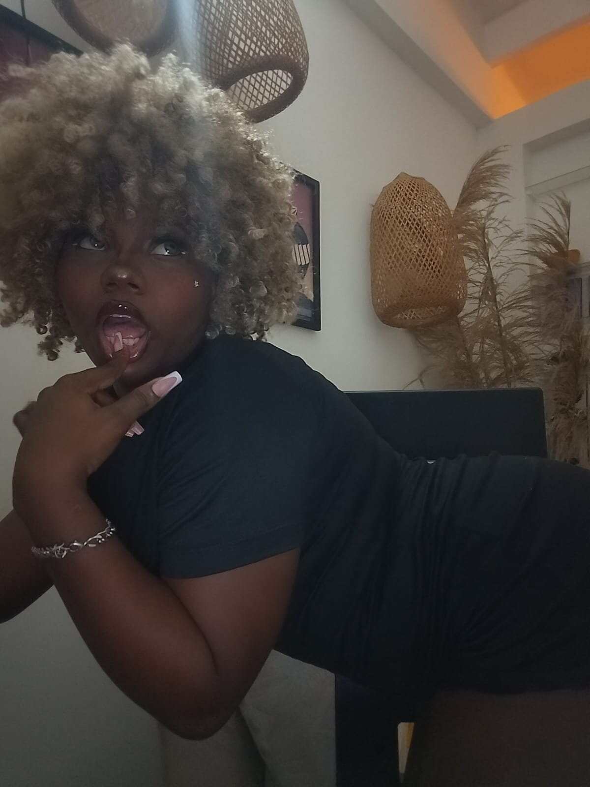 nahomi_morana