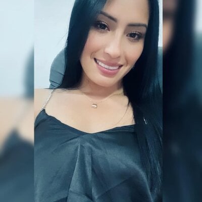 Sara_luna_ - colombian