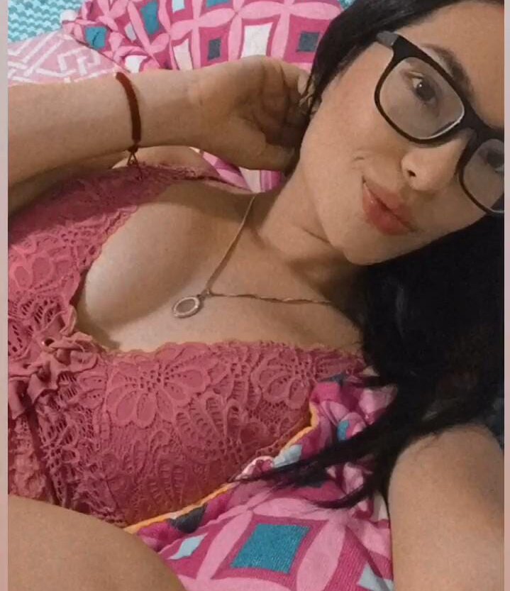 Everyhornycouple's Offline XXX Chat