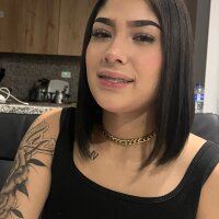 lizz_barreto12's Offline Chat Room