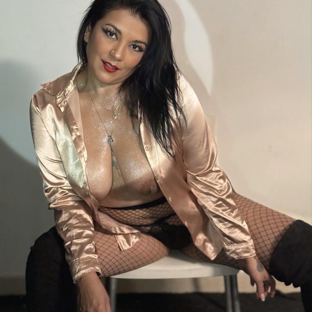 selena_yourmilf Profile Image